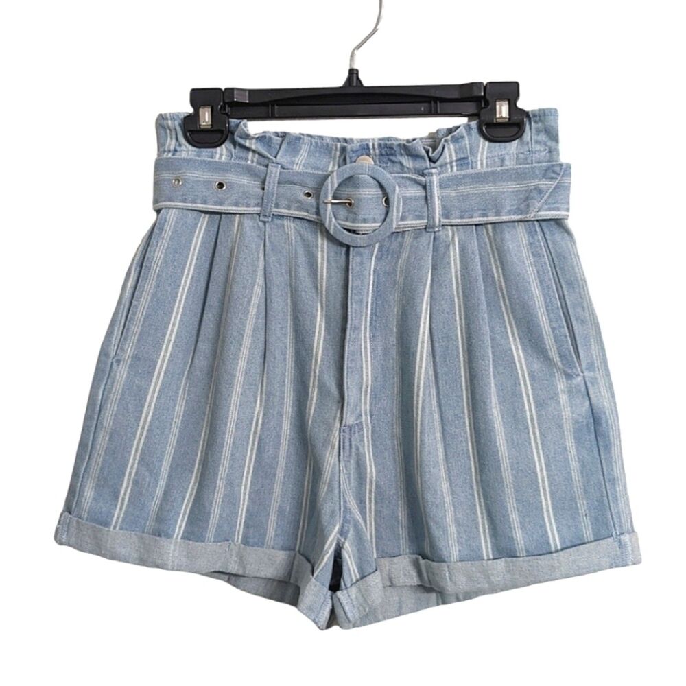 NWT Le Lis Blue Striped High Rise Pleated Jean Mom Shorts Ruffle Waist Belted M